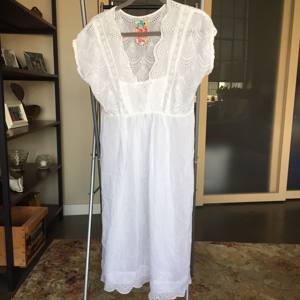 Johnny Was White Long Embroidered Tunic. Size S